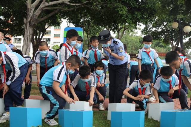 省三戒所民警在省青少年法治教育实践基地为学生科普禁毒知识